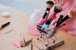 Online shopping cart with makeup